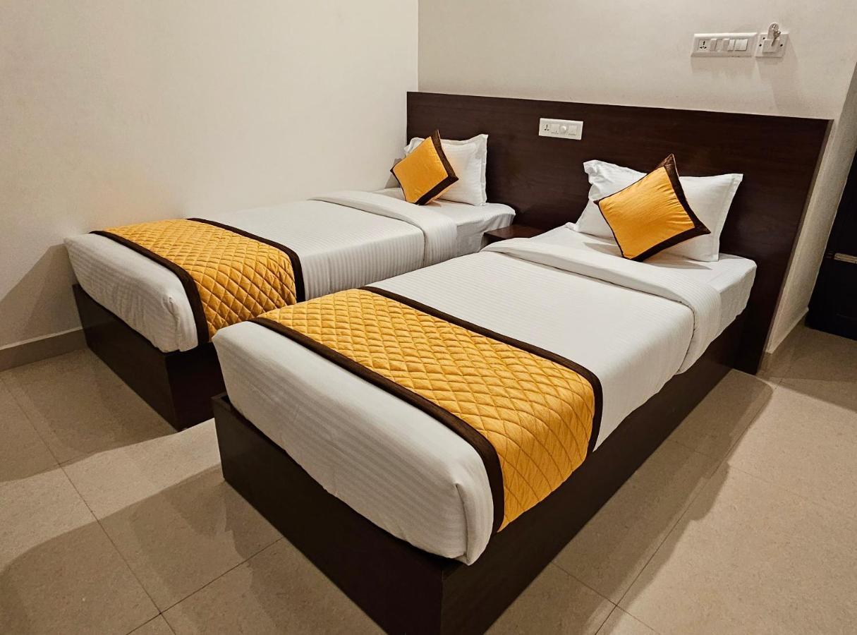 Blueway Residency Downtown Hotel Thiruvananthapuram Екстер'єр фото