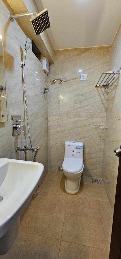 Blueway Residency Downtown Hotel Thiruvananthapuram Екстер'єр фото