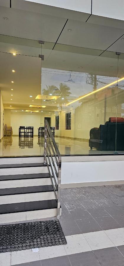 Blueway Residency Downtown Hotel Thiruvananthapuram Екстер'єр фото