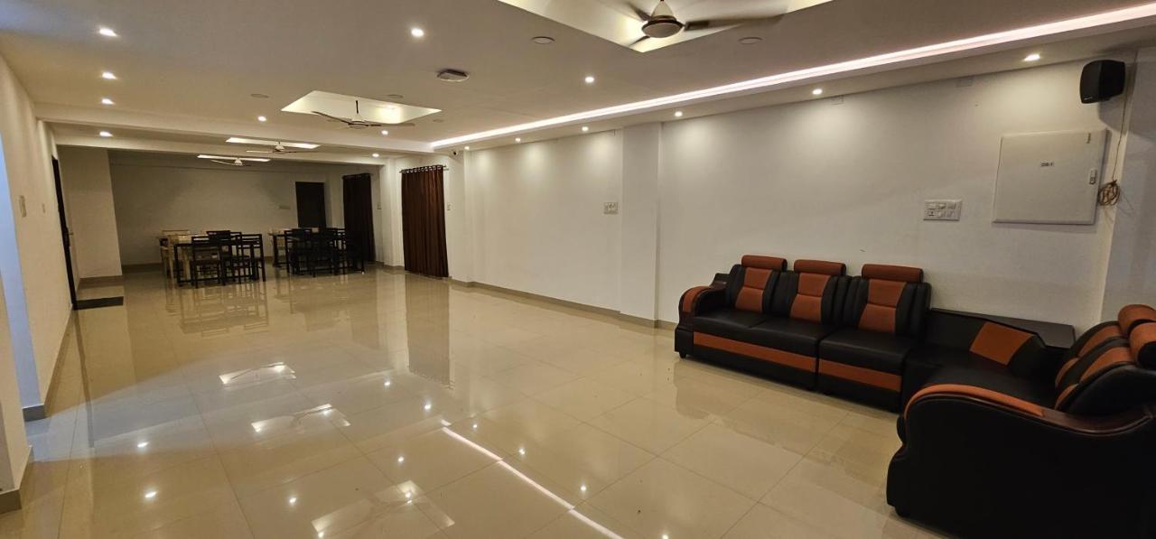 Blueway Residency Downtown Hotel Thiruvananthapuram Екстер'єр фото
