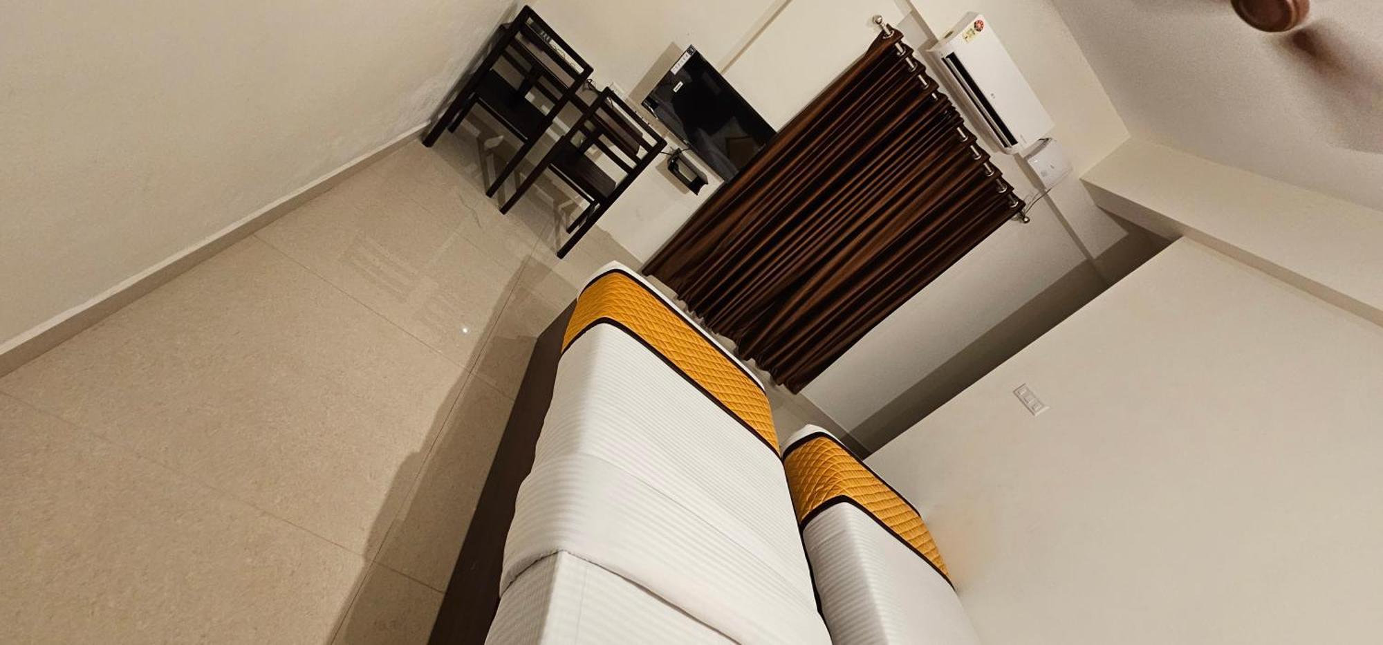 Blueway Residency Downtown Hotel Thiruvananthapuram Екстер'єр фото
