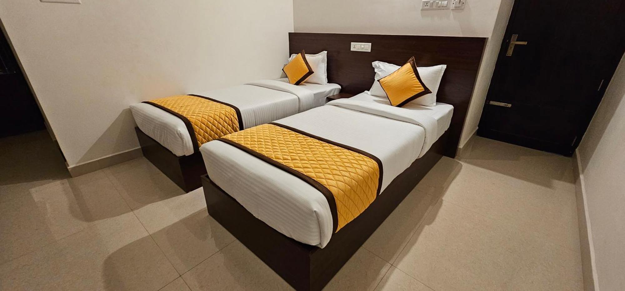 Blueway Residency Downtown Hotel Thiruvananthapuram Екстер'єр фото