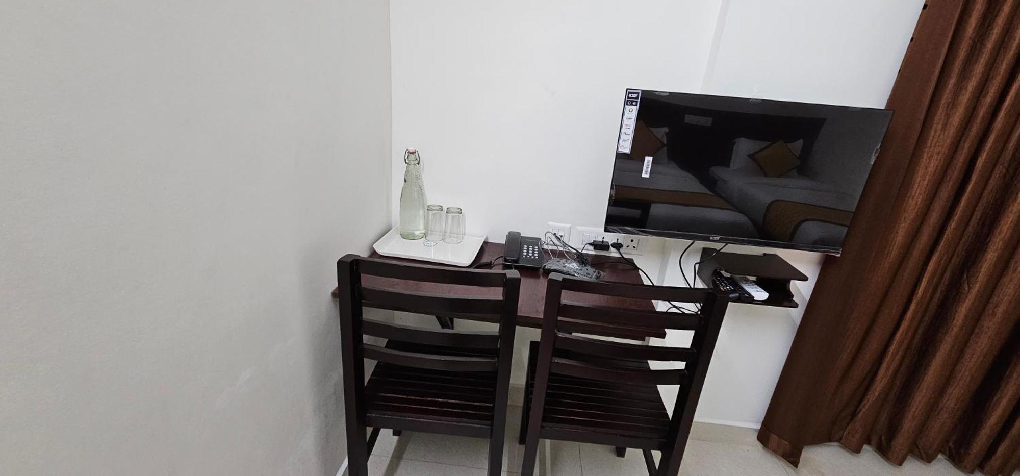 Blueway Residency Downtown Hotel Thiruvananthapuram Екстер'єр фото